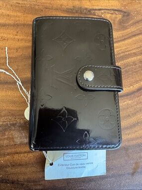 Louis Vuitton vernis wallet